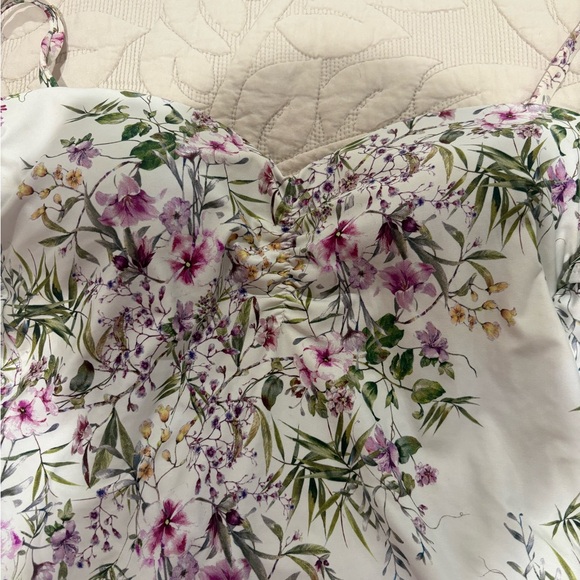 Floral Print swimsuit with matching tie sarong skirt coverup - Picture 5 of 7